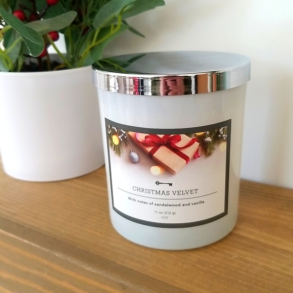 Christmas Velvet Candle by Threshold - Picture 1 of 3